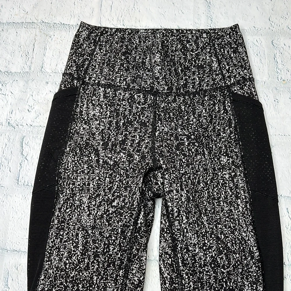 🔹 Lululemon Leggings